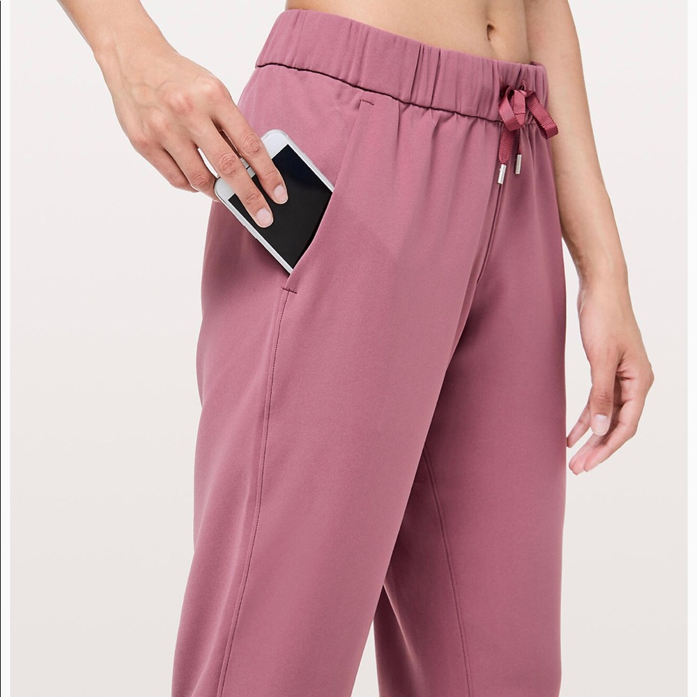 Lululemon On The Fly Jogger - Misty Merlot -Size 6 - Picture 4 of 5